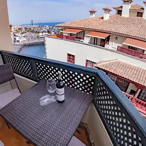 precioso-apartamento-vista-al-muelle-con-piscina.in-canary-islands.com/